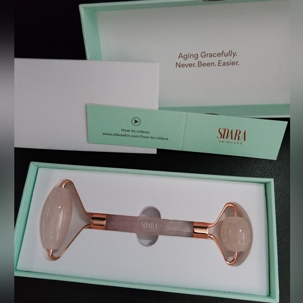 NIB/NWOT SDARA Skincare Rose Quartz Facial Roller